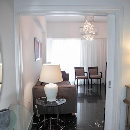 Apartamento Konstantinos Stylish Brand New Apt In The Heart Of Atenas Exterior foto