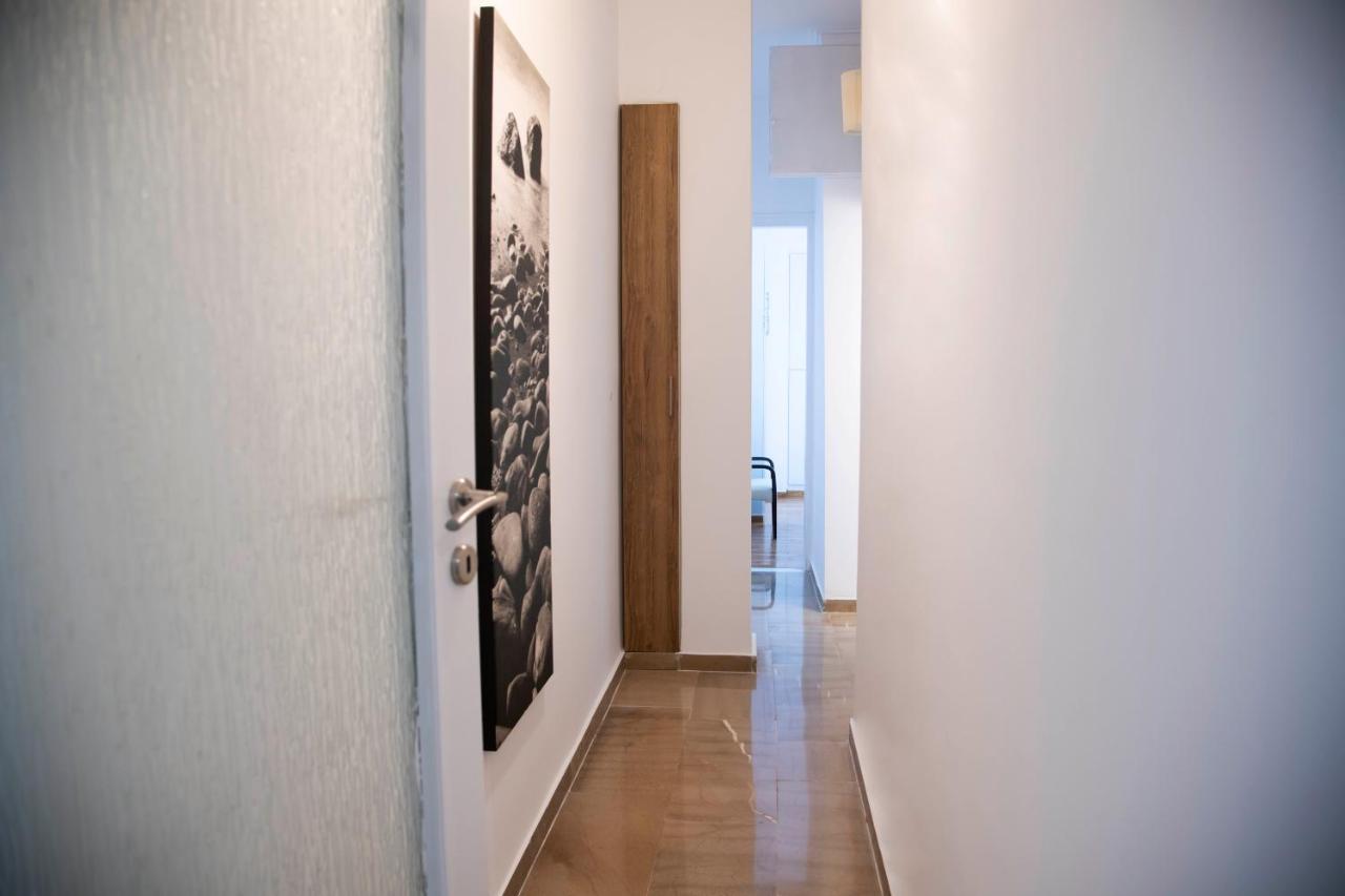 Apartamento Konstantinos Stylish Brand New Apt In The Heart Of Atenas Exterior foto